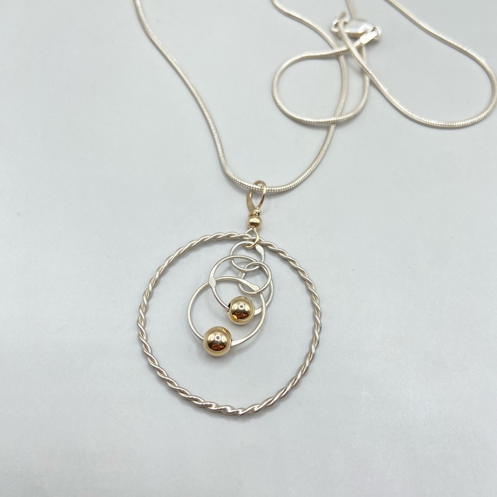 Two Tone Interlocking Circle Gold Bead Pendant Ne… - image 2